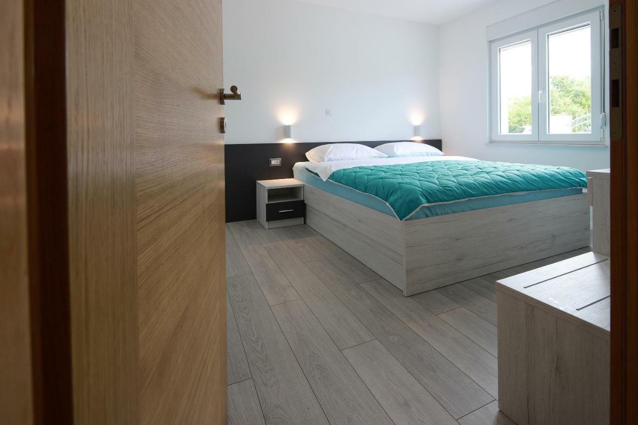 Apartmani Judita Pinezici  Bagian luar foto