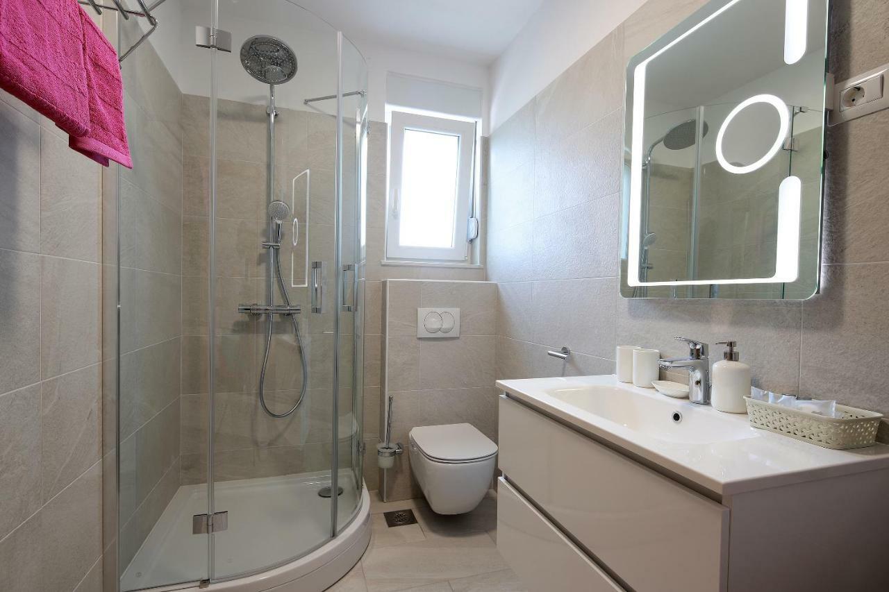 Apartmani Judita Pinezici  Bagian luar foto