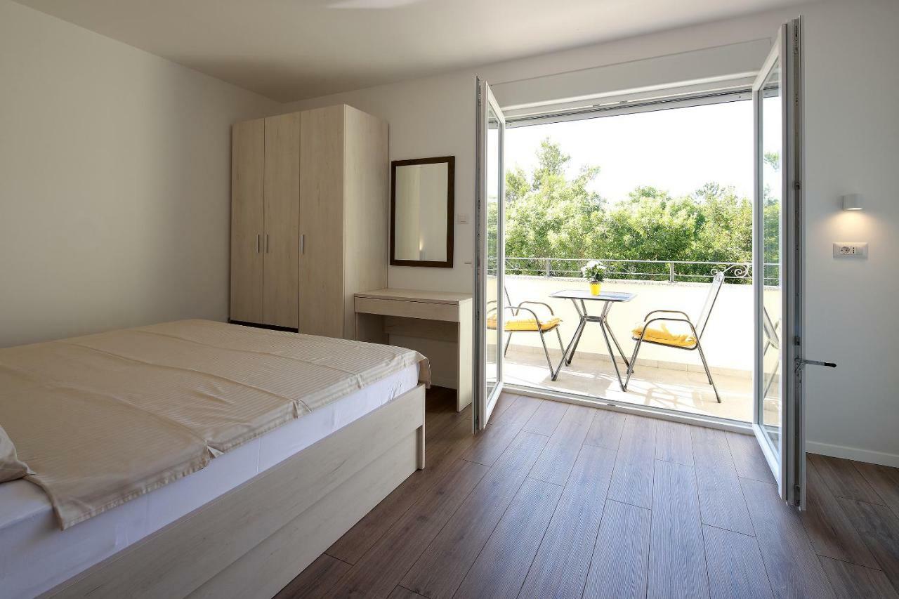 Apartmani Judita Pinezici  Bagian luar foto
