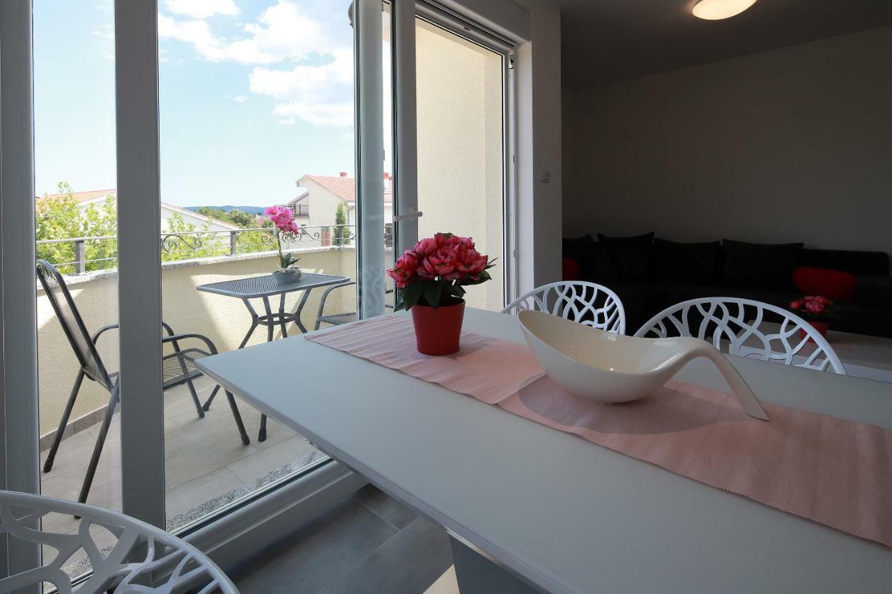 Apartmani Judita Pinezici  Bagian luar foto